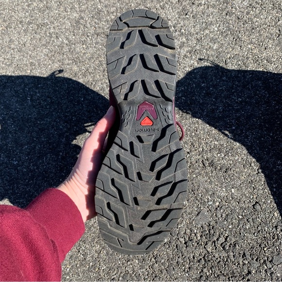 Women’s Salomon Outward GTX Waterproof Hiking Boot - Picture 11 of 13